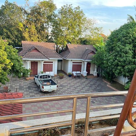 Lotus Blanc Homestay Battambang Exterior photo
