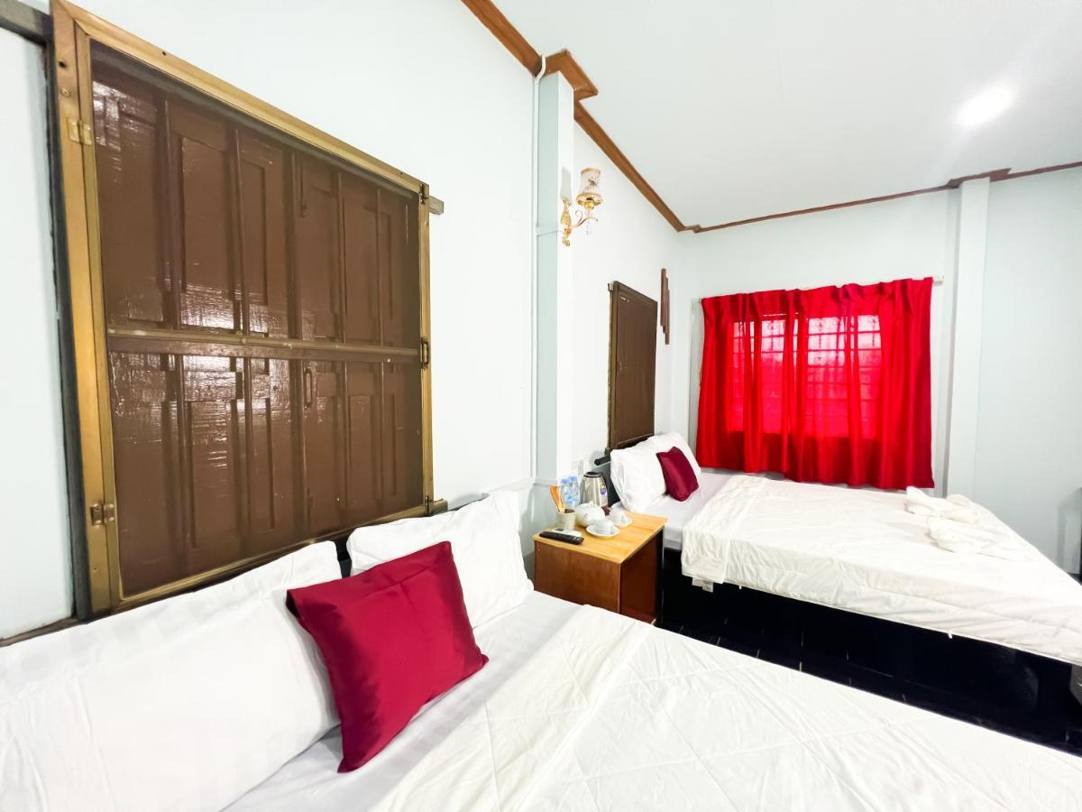 Lotus Blanc Homestay Battambang Exterior photo