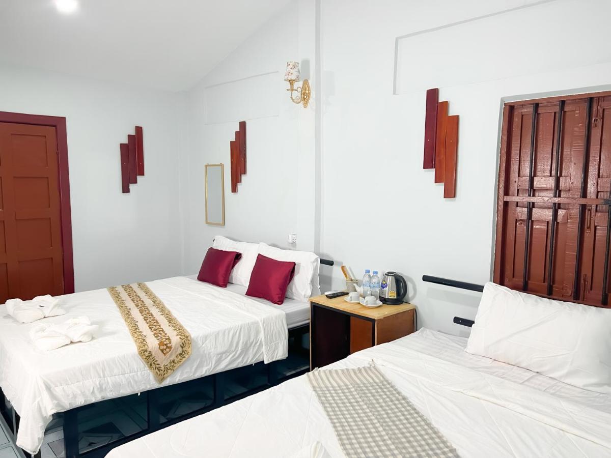 Lotus Blanc Homestay Battambang Exterior photo