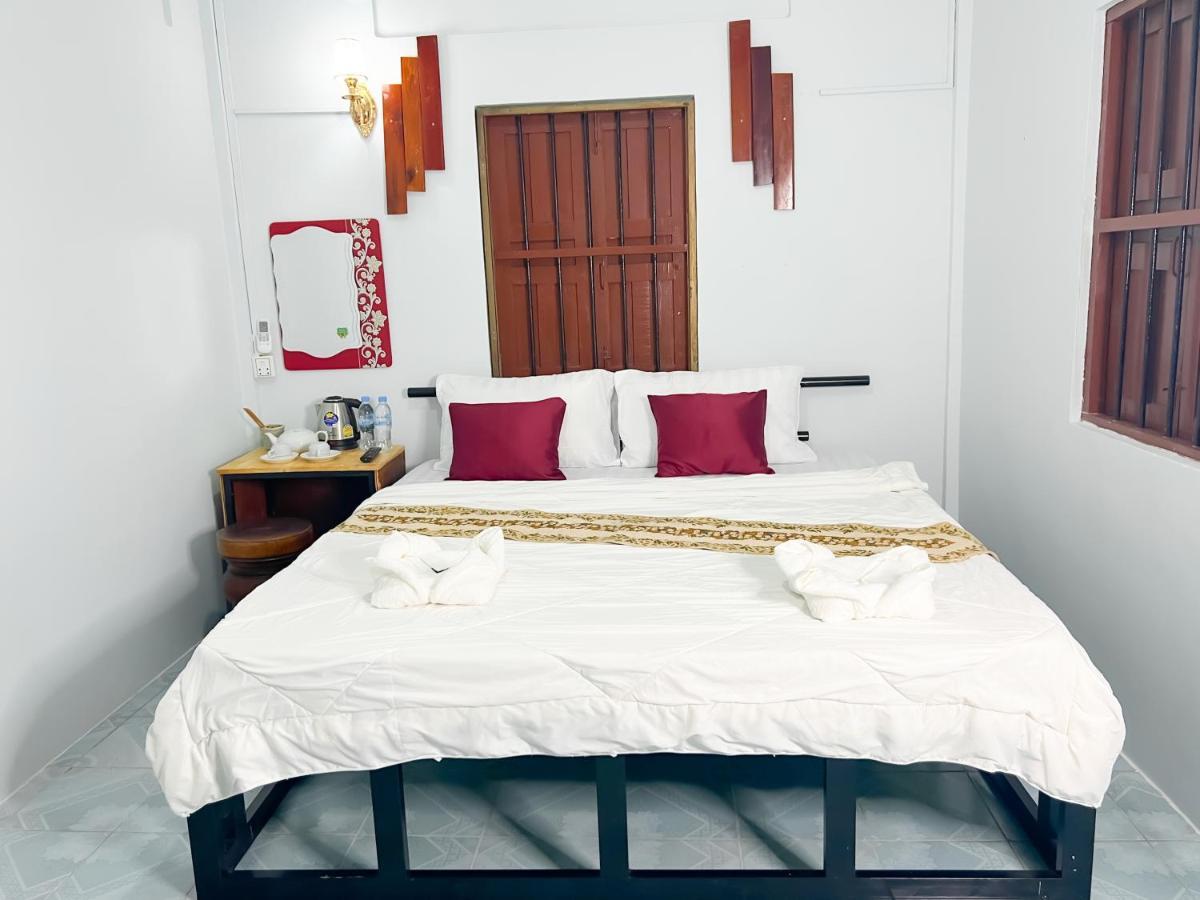 Lotus Blanc Homestay Battambang Exterior photo