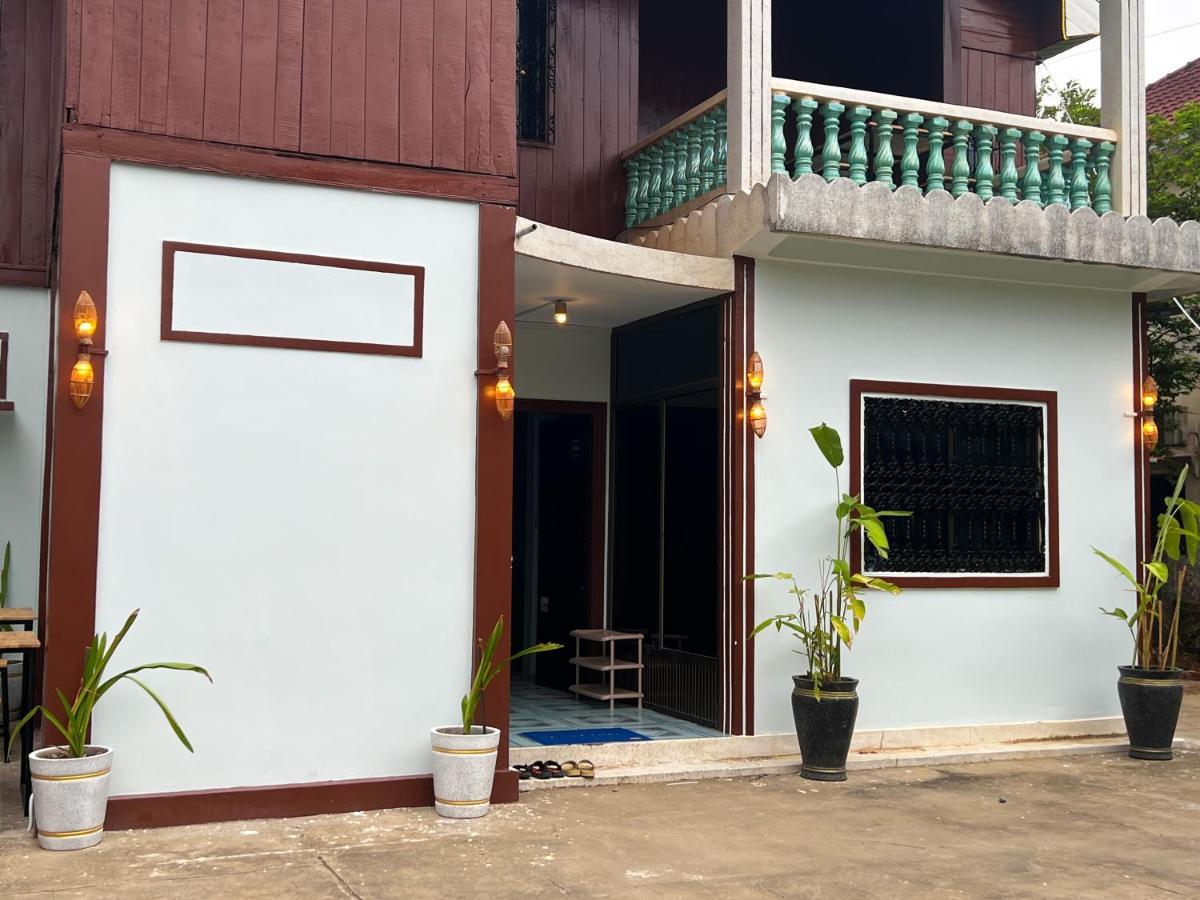 Lotus Blanc Homestay Battambang Exterior photo