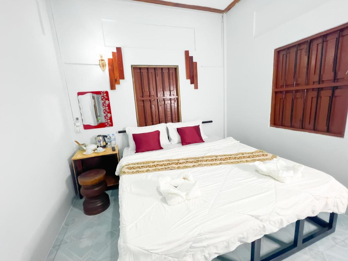 Lotus Blanc Homestay Battambang Exterior photo