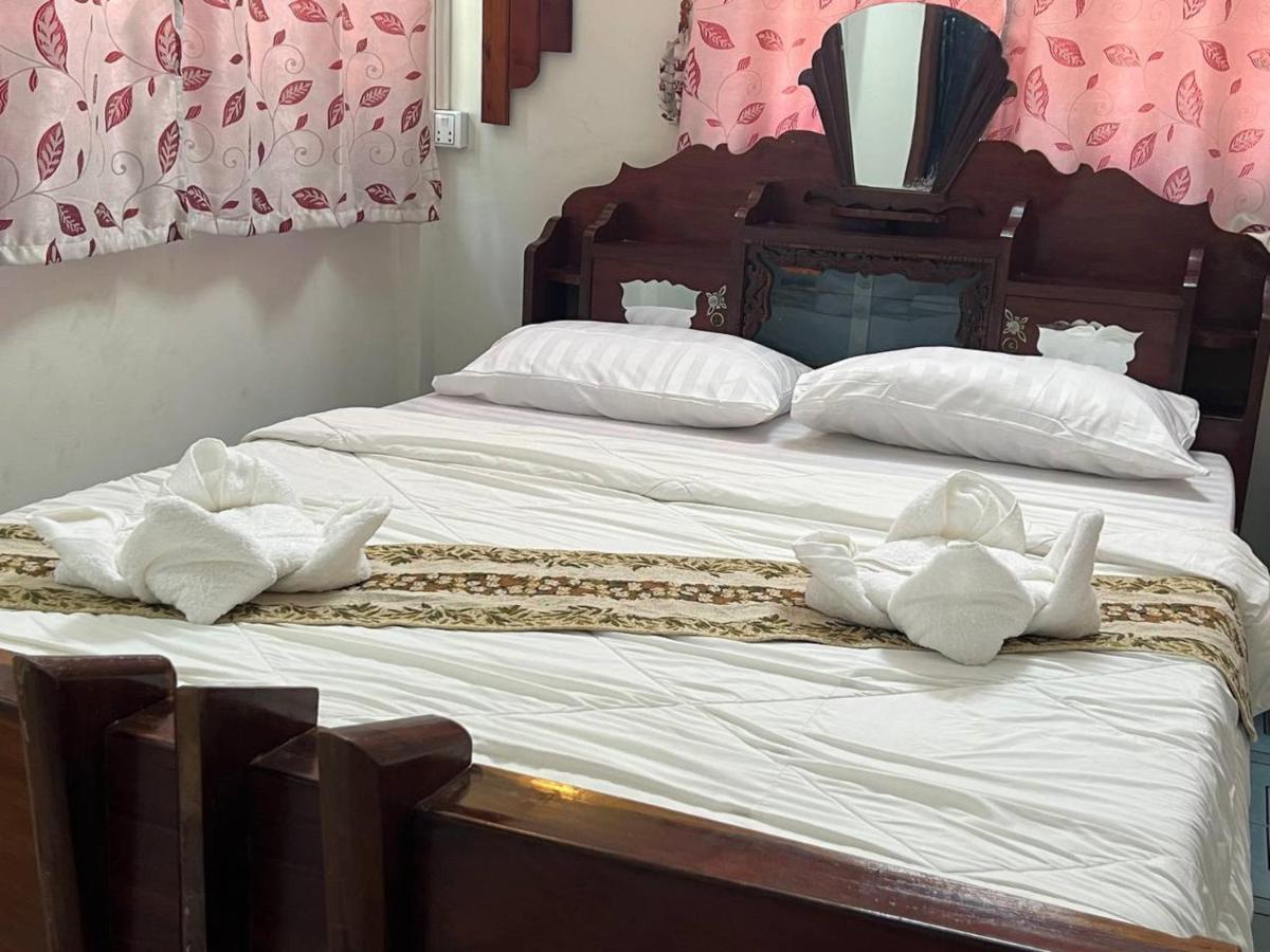 Lotus Blanc Homestay Battambang Exterior photo