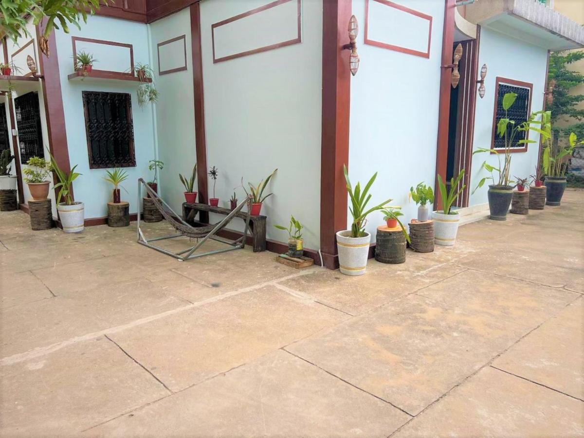 Lotus Blanc Homestay Battambang Exterior photo