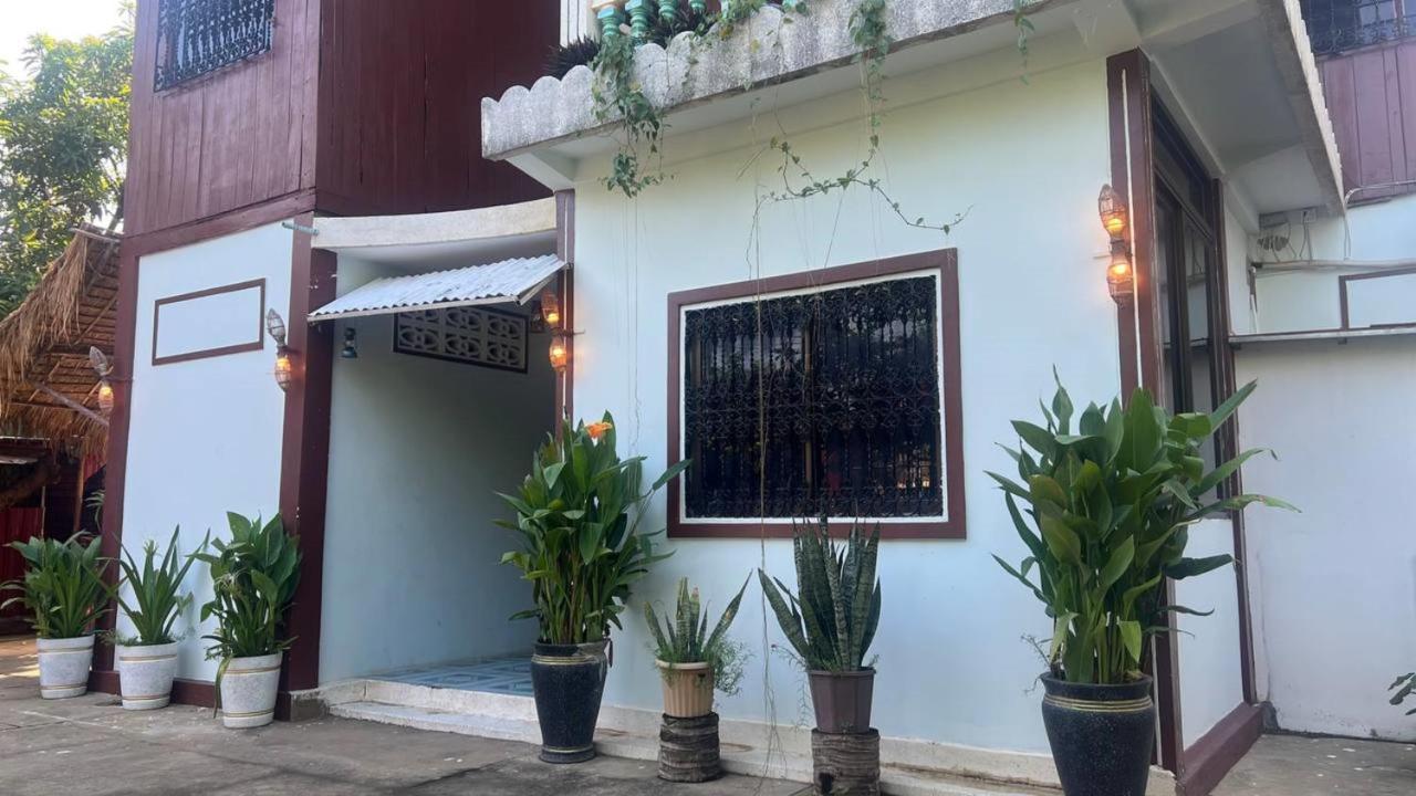 Lotus Blanc Homestay Battambang Exterior photo