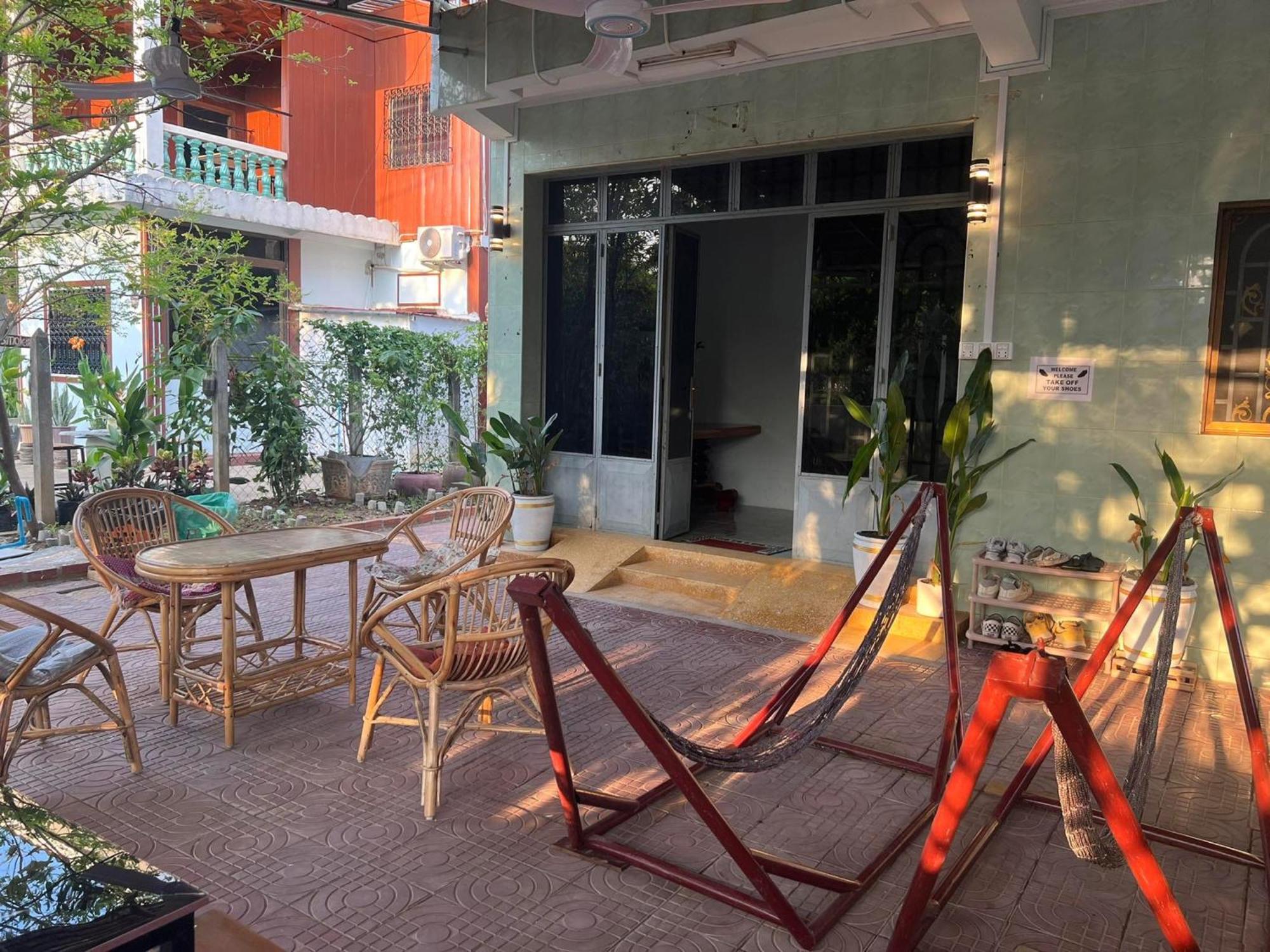 Lotus Blanc Homestay Battambang Exterior photo
