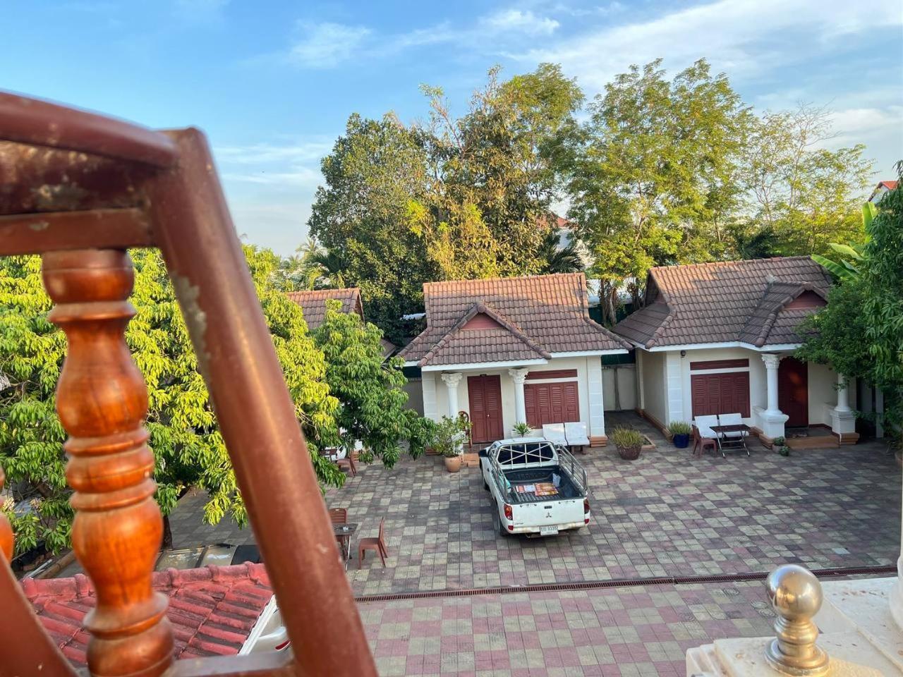 Lotus Blanc Homestay Battambang Exterior photo