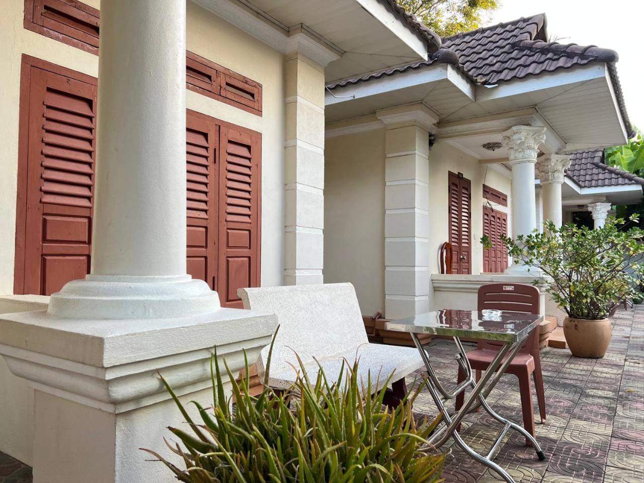 Lotus Blanc Homestay Battambang Exterior photo