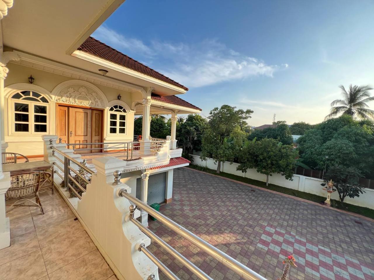 Lotus Blanc Homestay Battambang Exterior photo