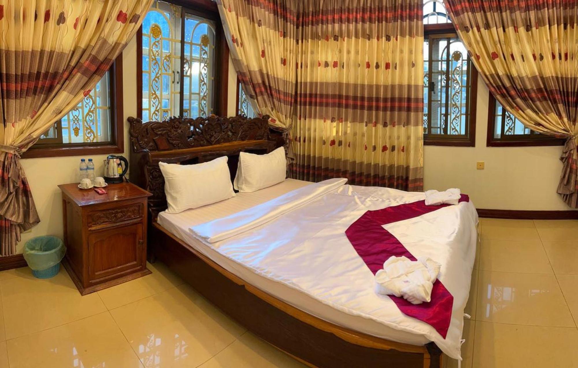 Lotus Blanc Homestay Battambang Exterior photo