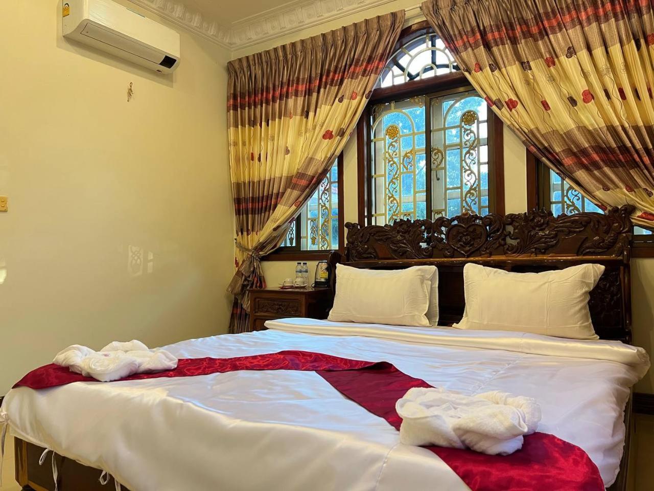 Lotus Blanc Homestay Battambang Exterior photo