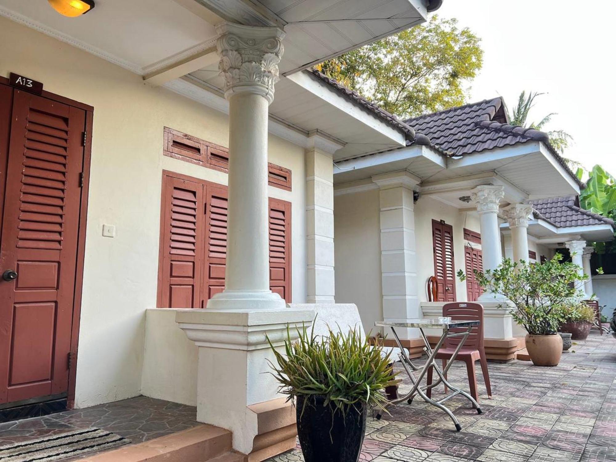 Lotus Blanc Homestay Battambang Exterior photo