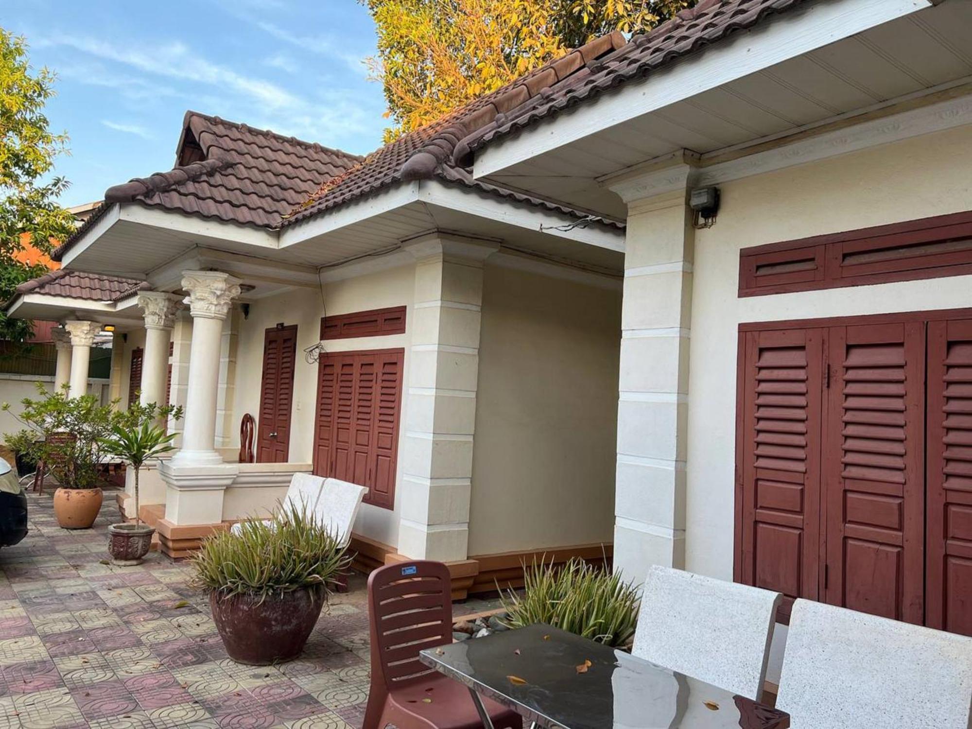 Lotus Blanc Homestay Battambang Exterior photo